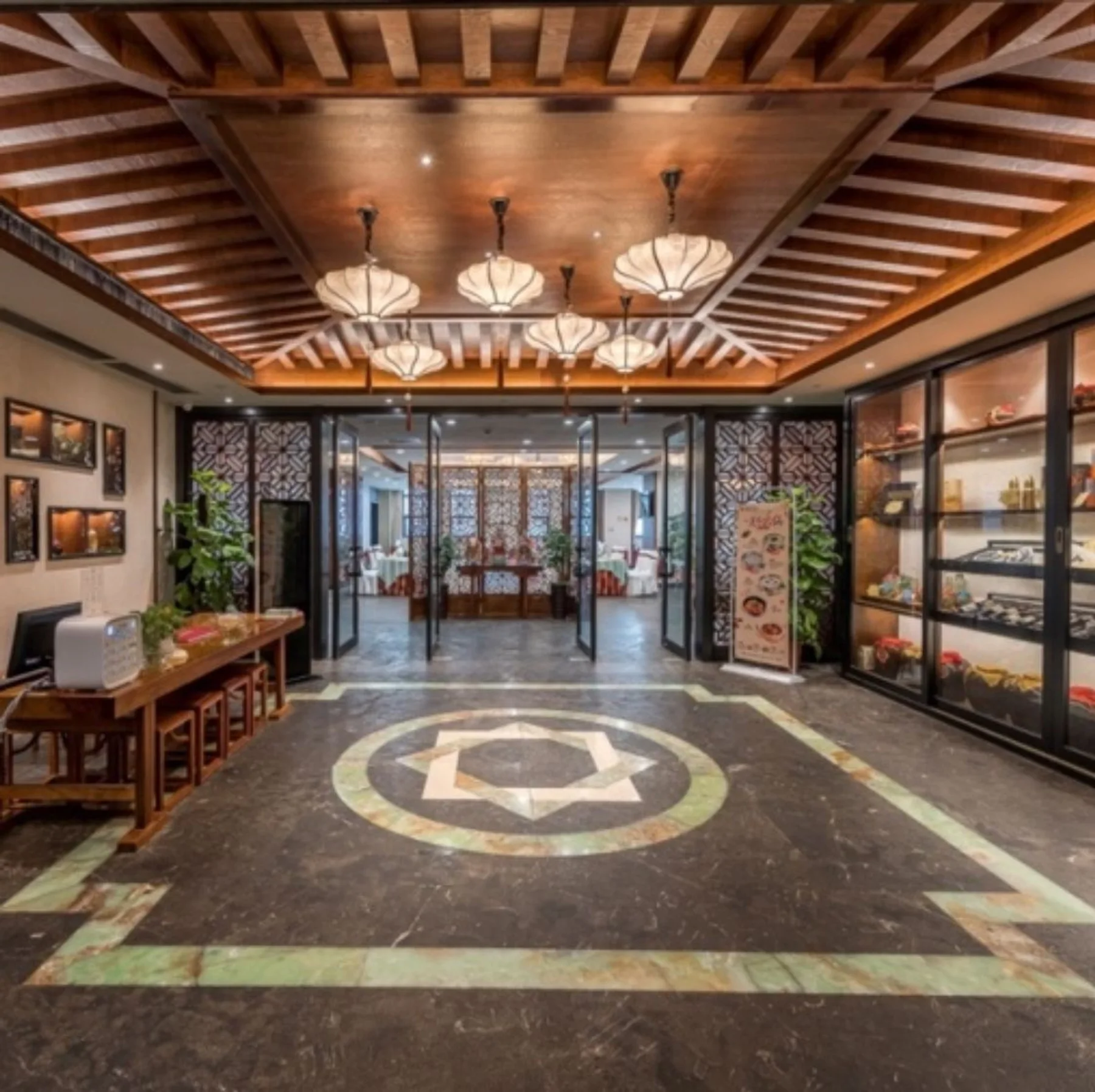 High-resolution venue image for Pingzhou Yanhui Restaurant • Wedding Banquet • Buffet • Private Kitchen「平洲宴汇餐厅•囍宴•到烩•私房菜」, sourced from the venue's Dianping merchant cover