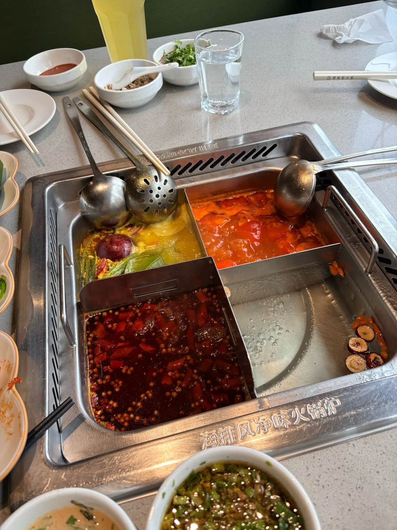 A photograph from the visit to Haidilao Hot Pot (Chenghuang Temple Branch)