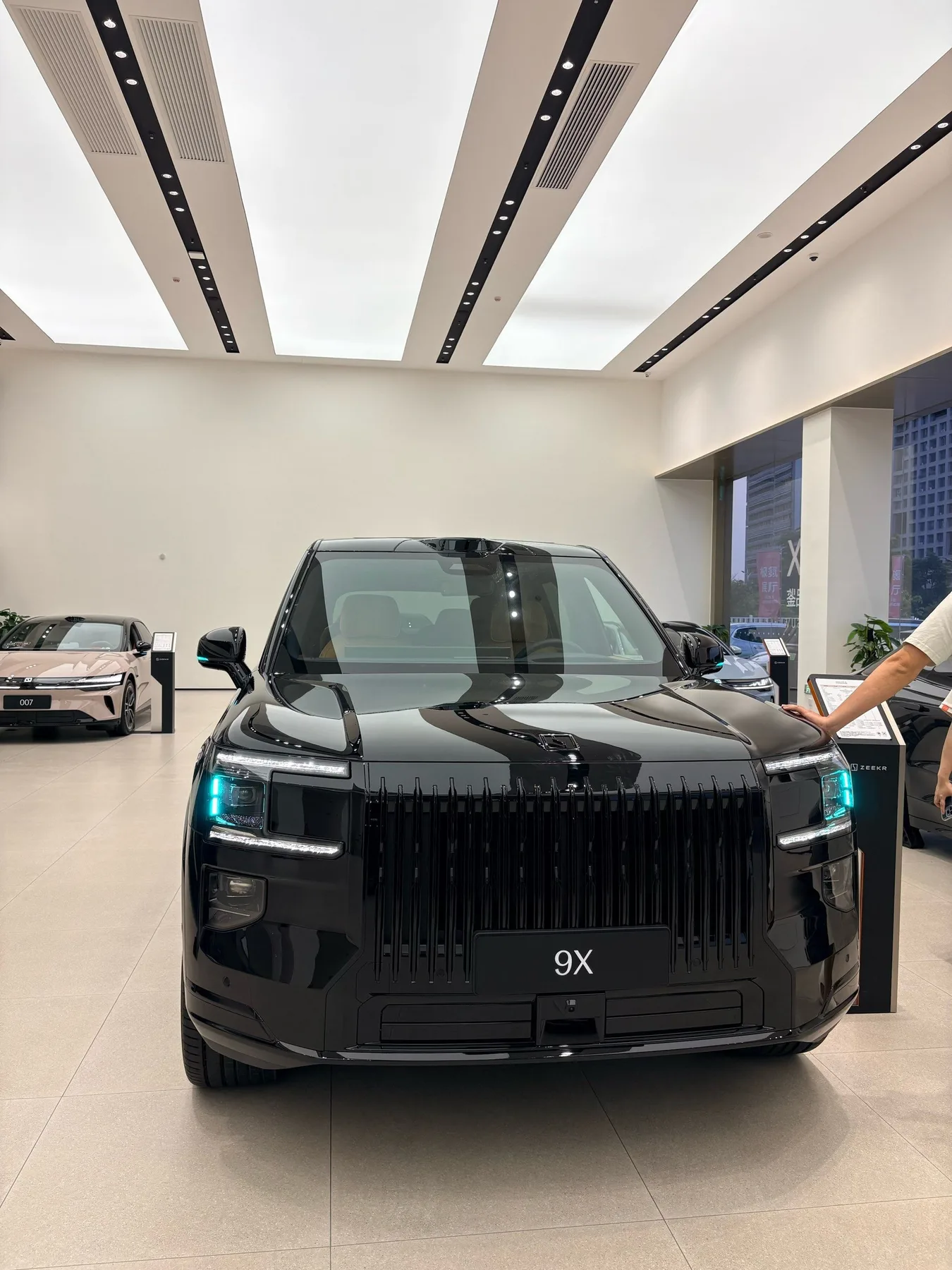 A photograph from the visit to ZEEKR Home (Foshan Nanhai Xiongfeng Auto City)