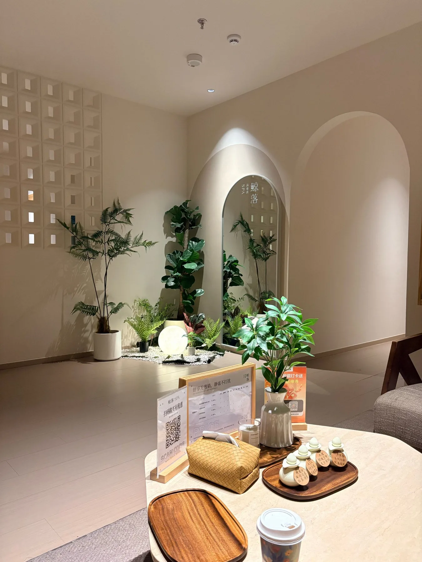 A photograph from the visit to Whale Fall SPA (Nanhai Jinbo Center Branch)